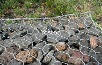 จีน 0.5m Hexagonal Gabion Basket กำแพงรั้วตาข่ายลวดชุบสังกะสีแบบจุ่มร้อน ผู้ผลิต